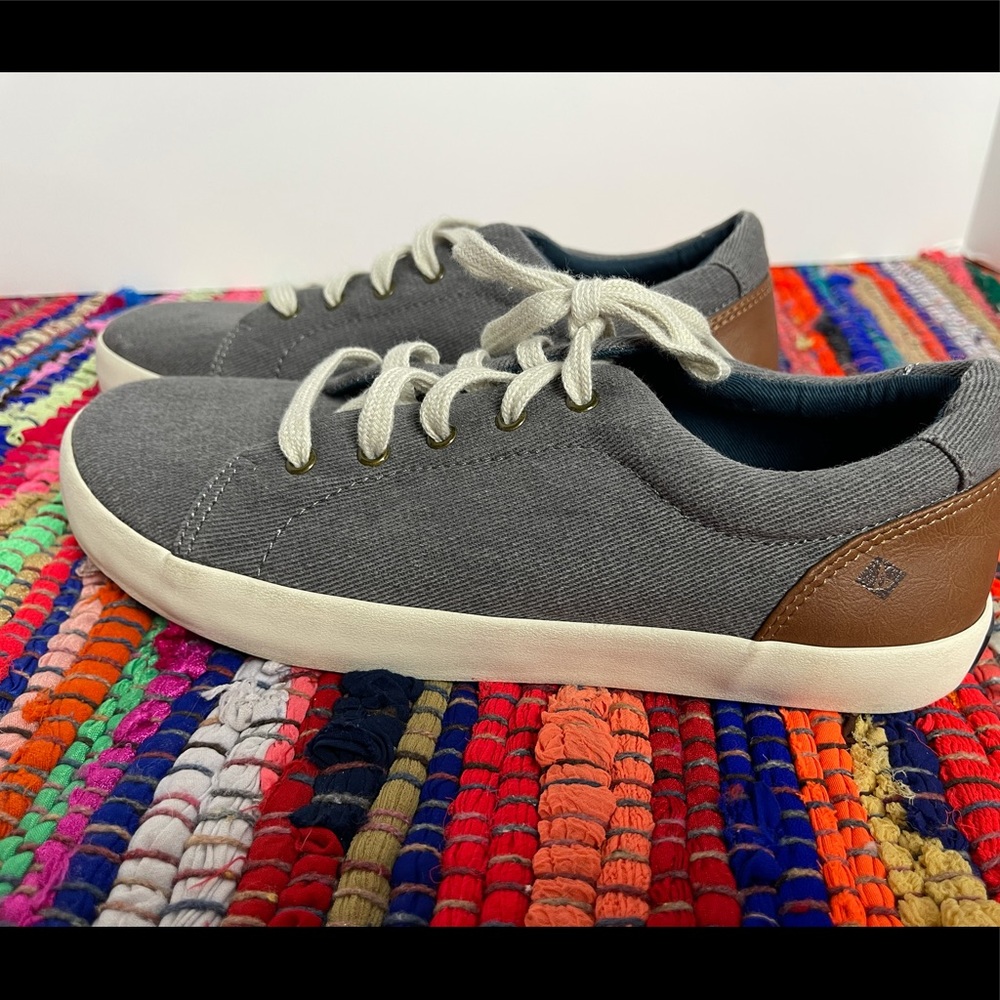 Sperry Kids' Deckfin Jr. Canvas Sneaker size 5